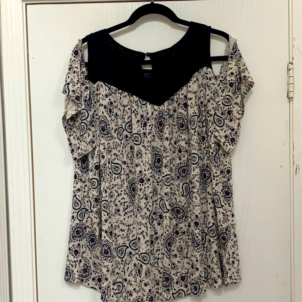 Off the Shoulder t-shirt